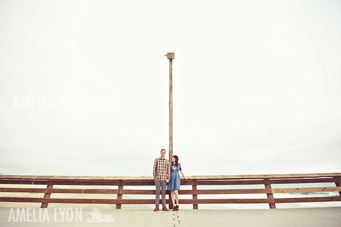 engagementsession_newportbeach_california_pier_amelialyonphotography_001.jpg